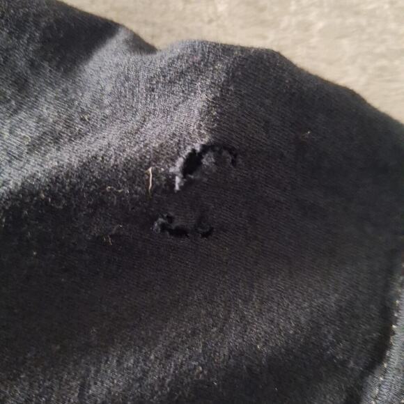 AC/DC T-Shirt Men's XL Black Graphic Back In Black Short Sleeve Tee Rock Band - Picture 5 of 7